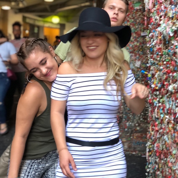 Meet your Posher, Shyla - Picture 4 of 6